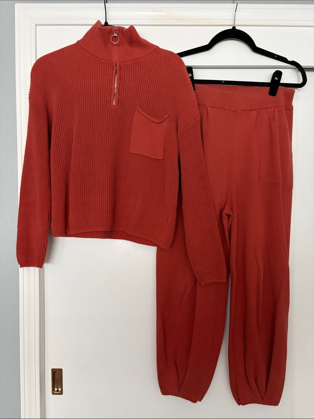 Women's Two-Piece Ribbed Knit Sweater & Jogger Set - Burnt Orange